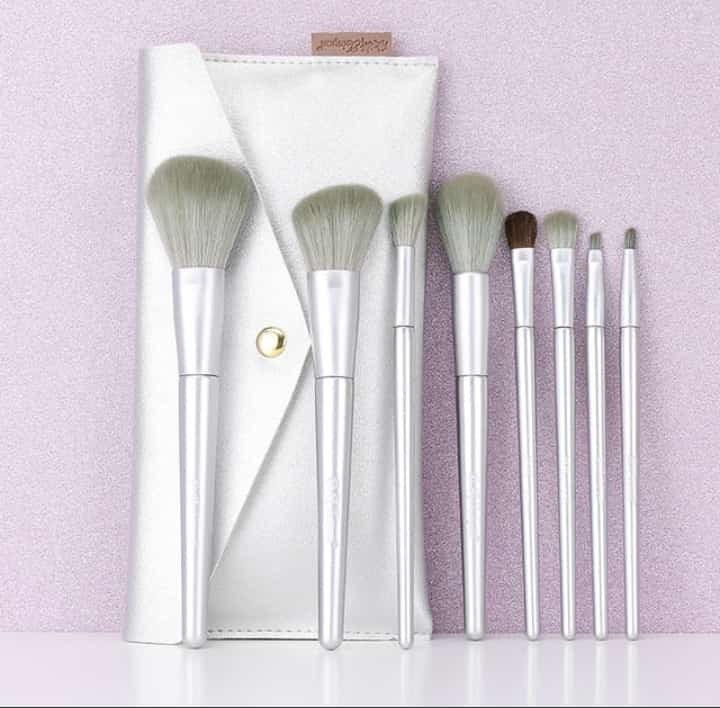 7 Pcs makeup Brush Set Complete Lip Brush Eye Shadow Loose Powder Brush Beauty Tools With Pouch